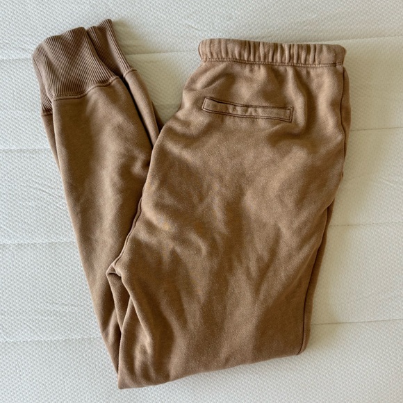 NEUTRAL AERIE SET - TOP SIZE M, BOTTOMS SIZE S - Picture 6 of 6